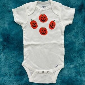 Gerber Onesie with Pumpkins Size 12 Months